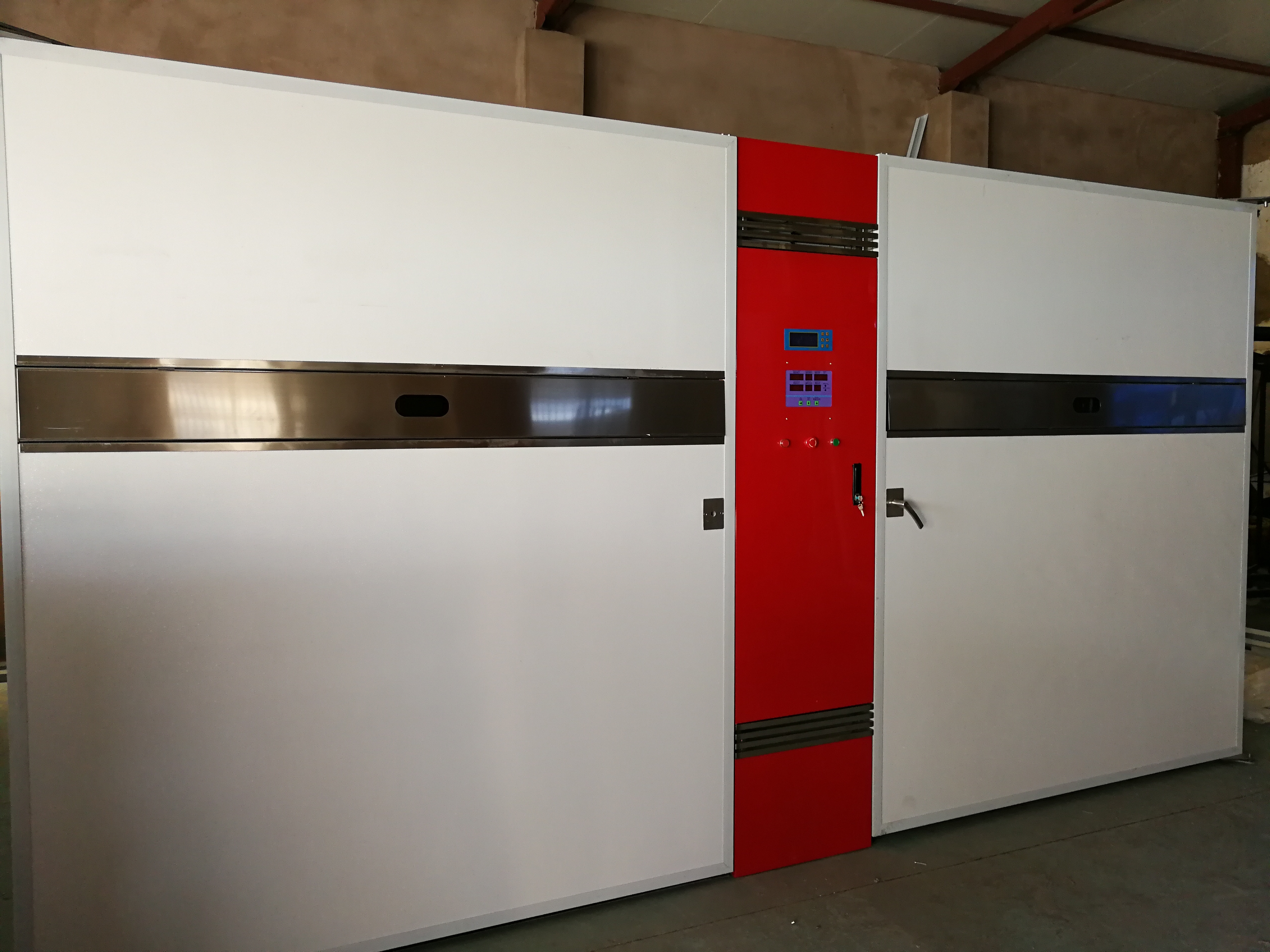 Blog perusahaan terbaru tentang Cara Mengurangi Tagihan Listrik Penetasan Telur hingga 35% dengan Inkubator ELT-57600S Baru